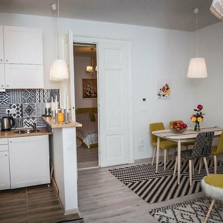 Reghin Guest House Bagian luar foto