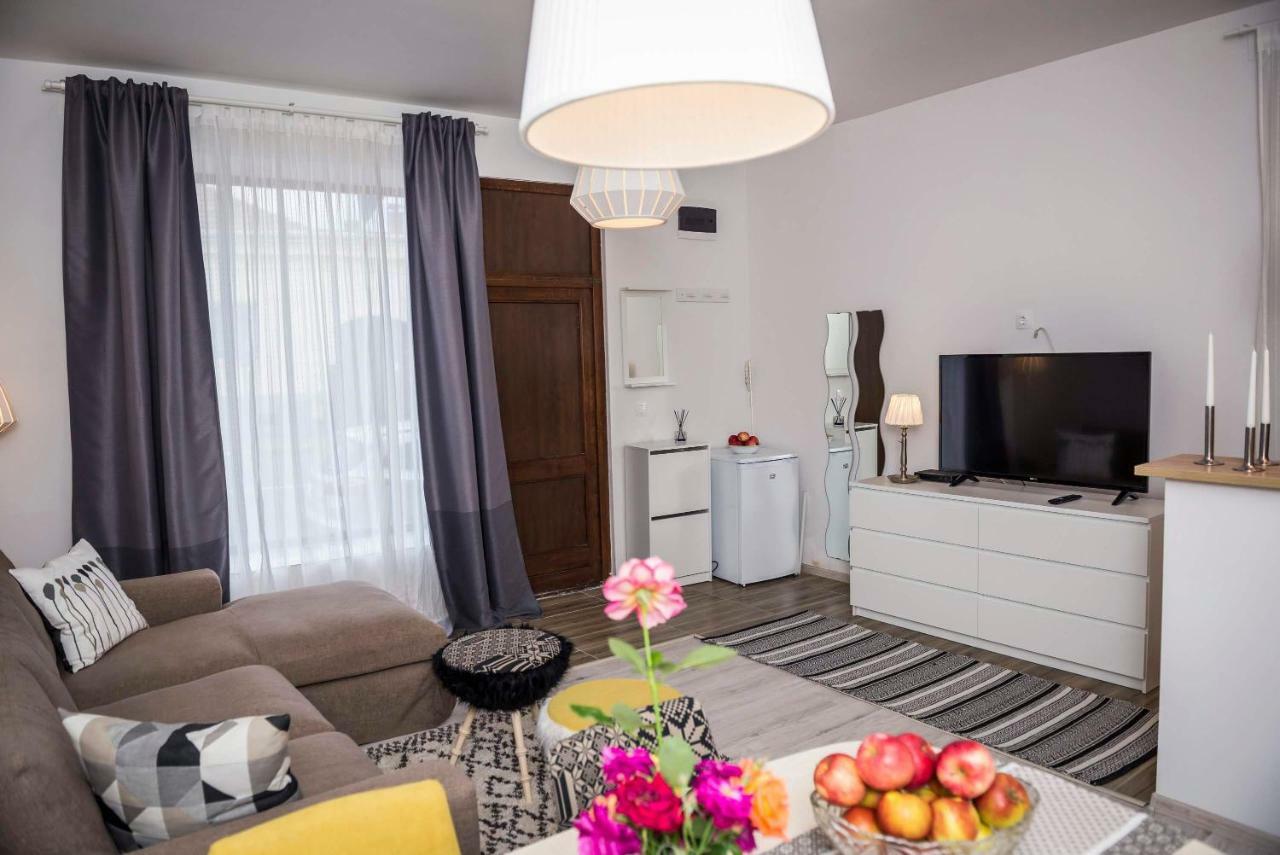 Reghin Guest House Bagian luar foto