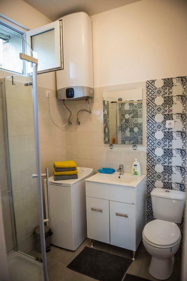 Reghin Guest House Bagian luar foto