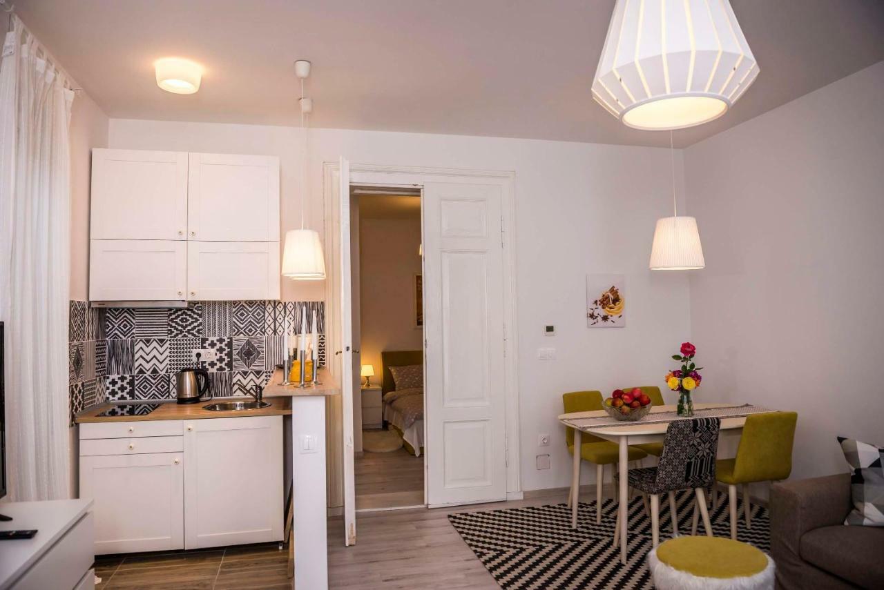 Reghin Guest House Bagian luar foto