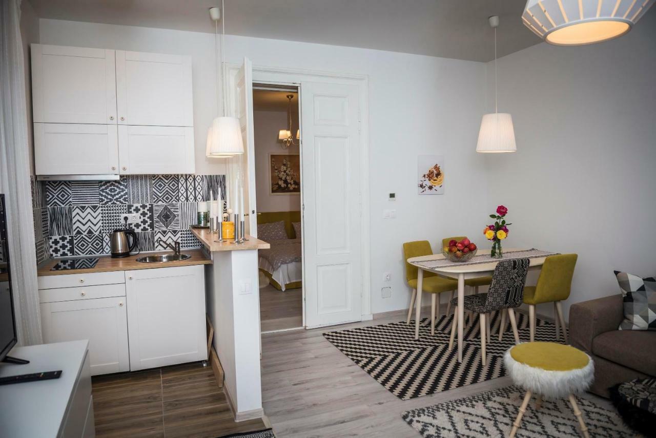 Reghin Guest House Bagian luar foto