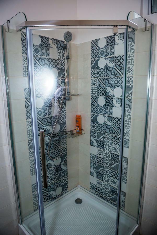Reghin Guest House Bagian luar foto